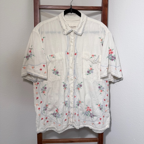 We The Free Tops - FP We The Free Emma Embroidered Button Front Floral Top in Tofu Combo Sz Large